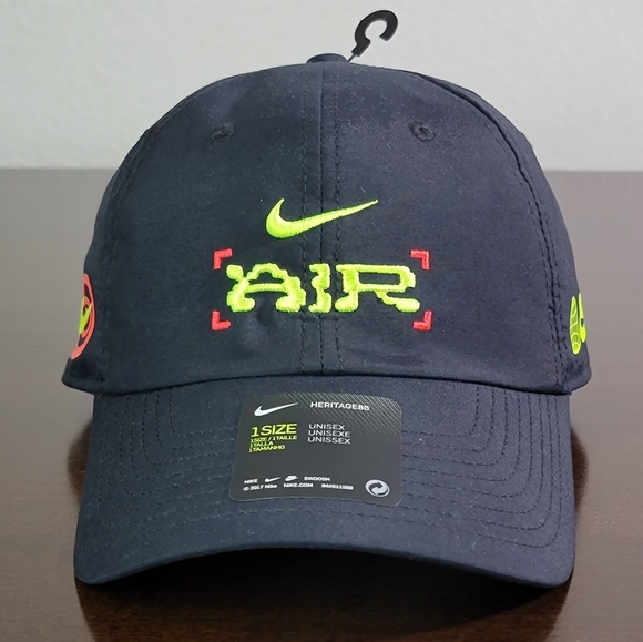 Nike Air Max Plus Heritage 86 Unisex Black Hat Cap - Picture 2 of 8